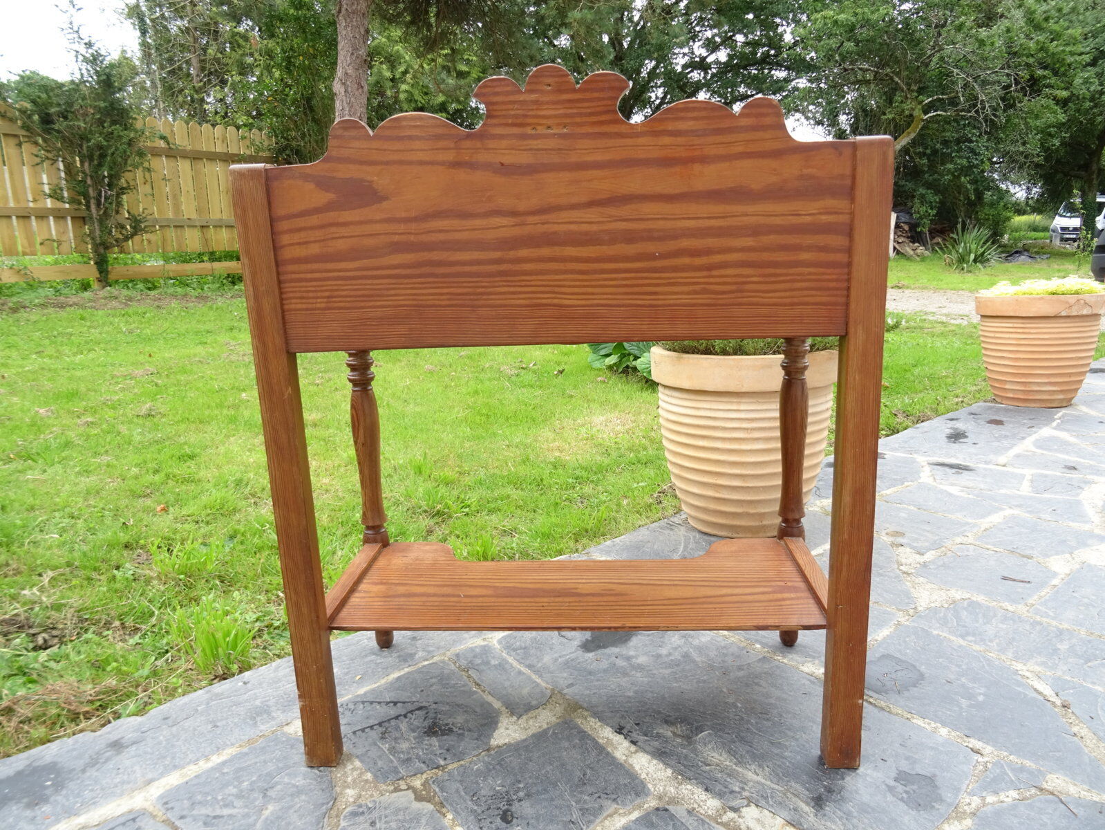 Table de toilette en pichepin