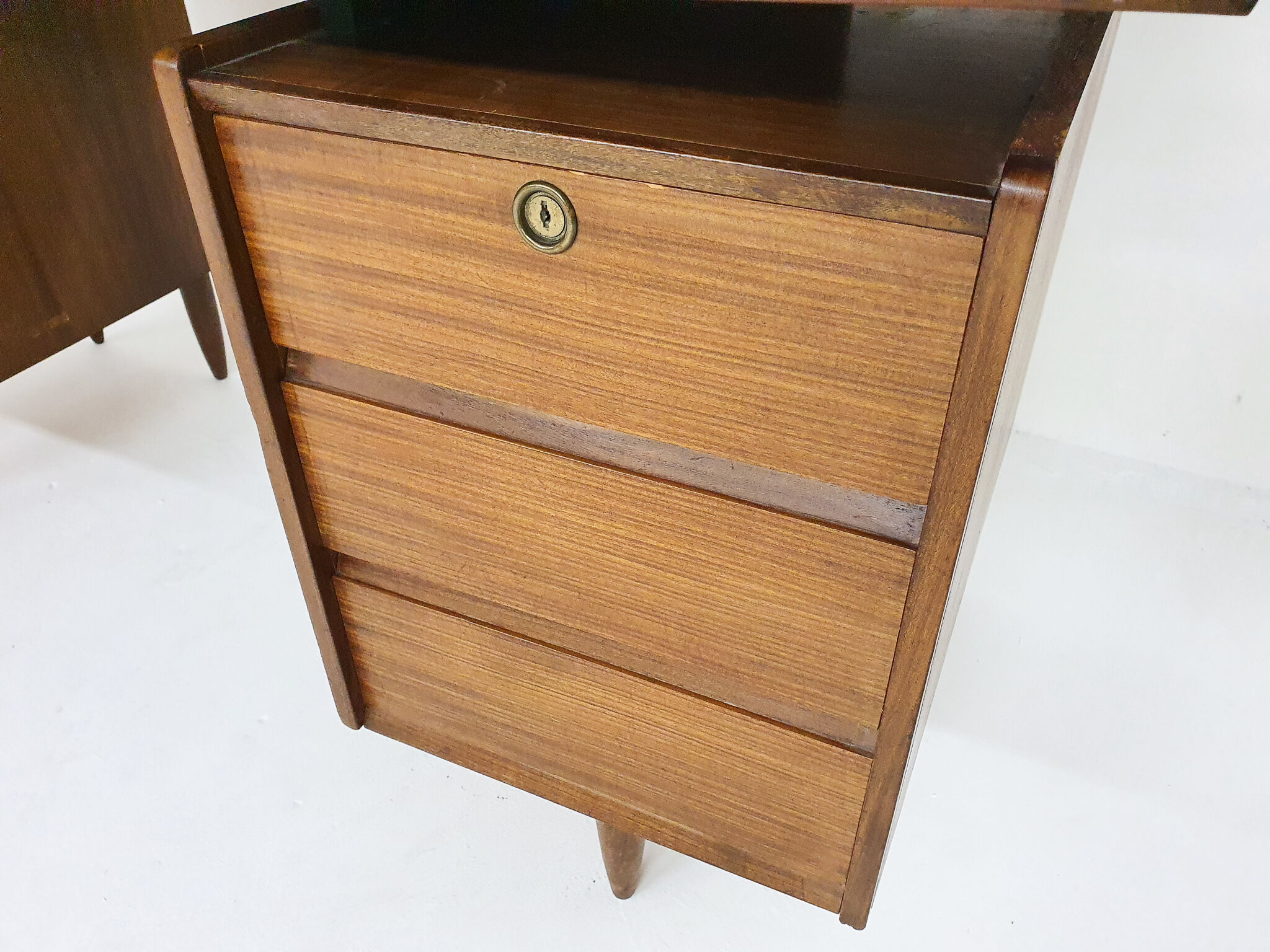 Bureau en teck du milieu du siècle, Pays-Bas des années 1960