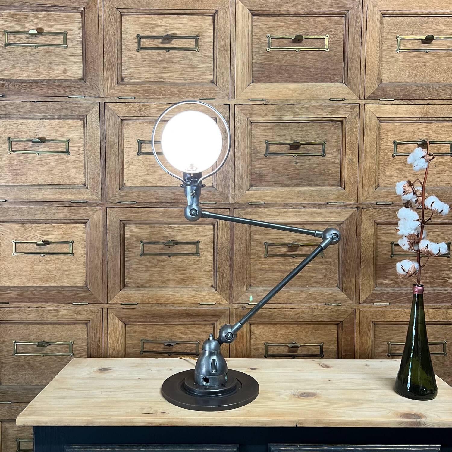 Lampe industriel  jieldé patiné