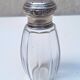 Saupoudreuse en cristal et argent