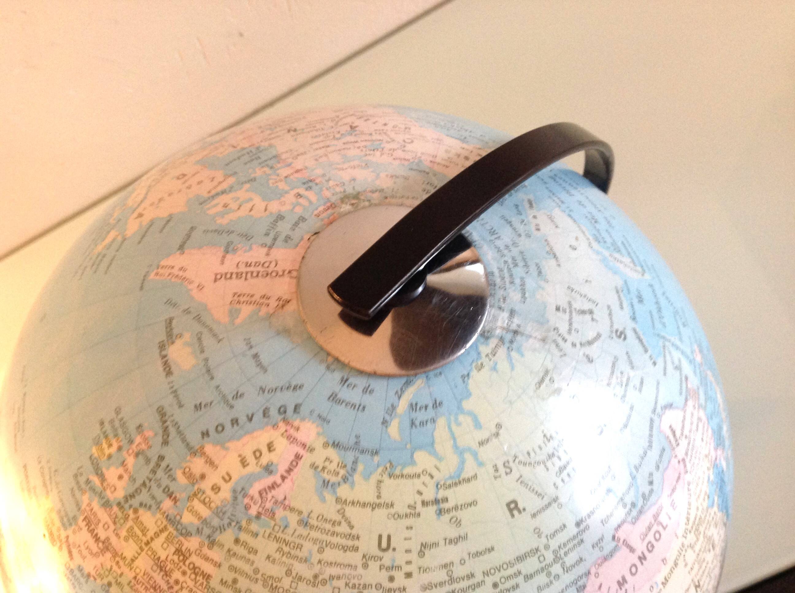Girard and Barrère terrestrial globe on tripod base / vintage 50s-60s