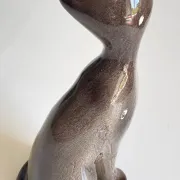 Vintage ceramic chat