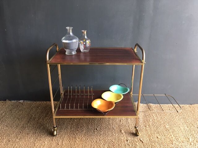 Serving table