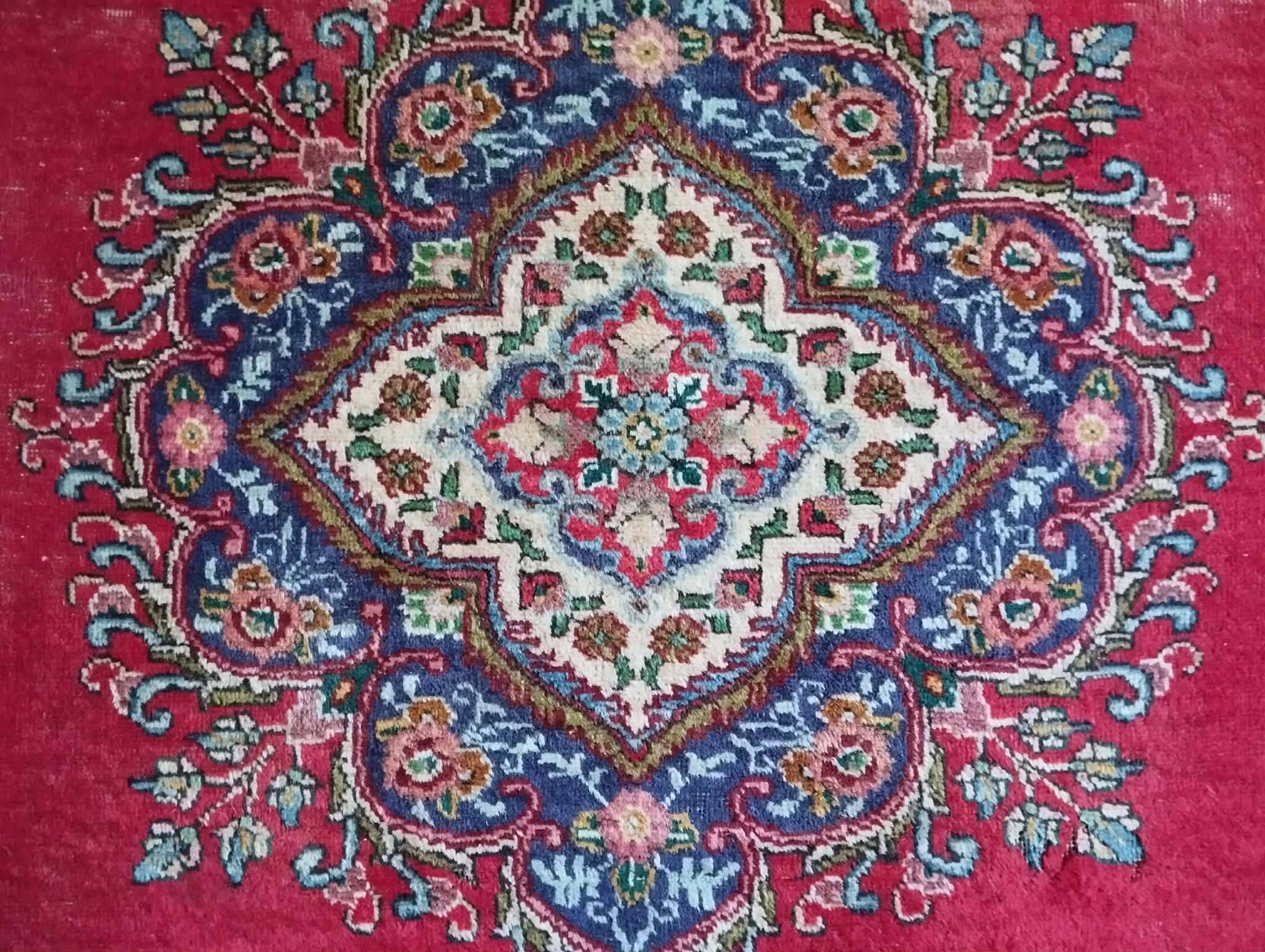 Handmade Persian Tabriz carpet 318x207cm