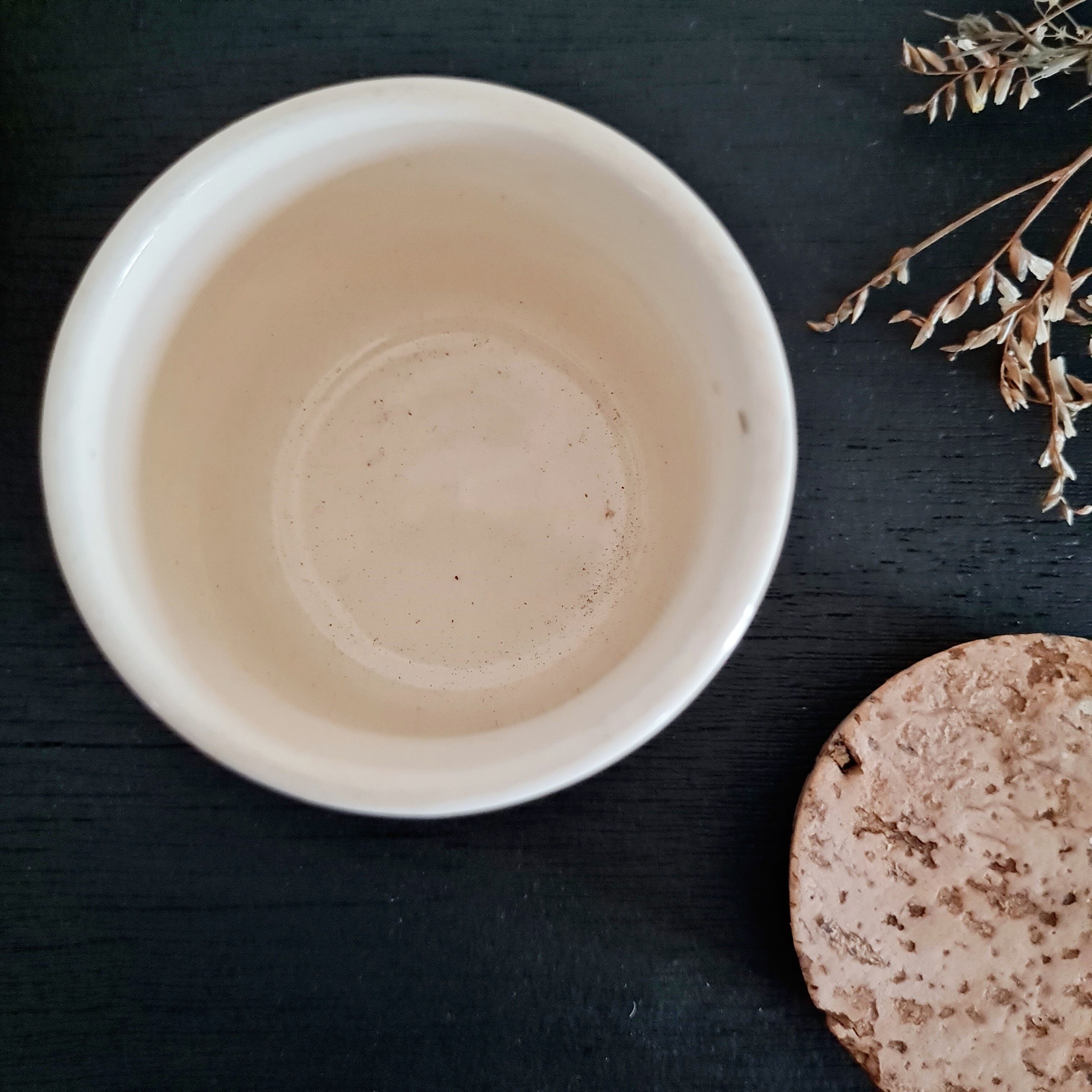 Porcelain flower pot