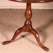 small tripod table in mahogany from the early 19th century