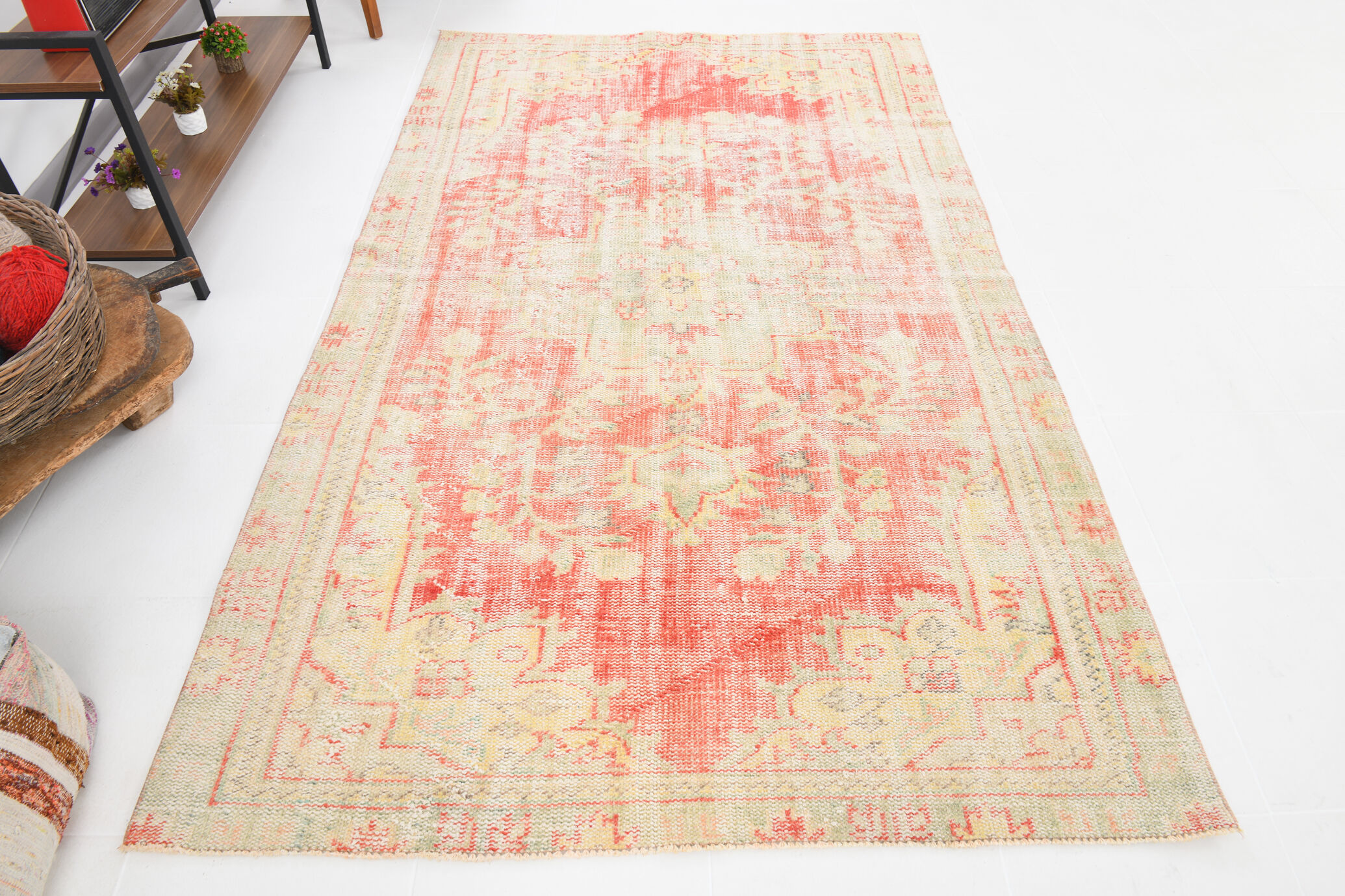 5x8 Pale Red & Cream Vintage Area Rug, 153x256Cm