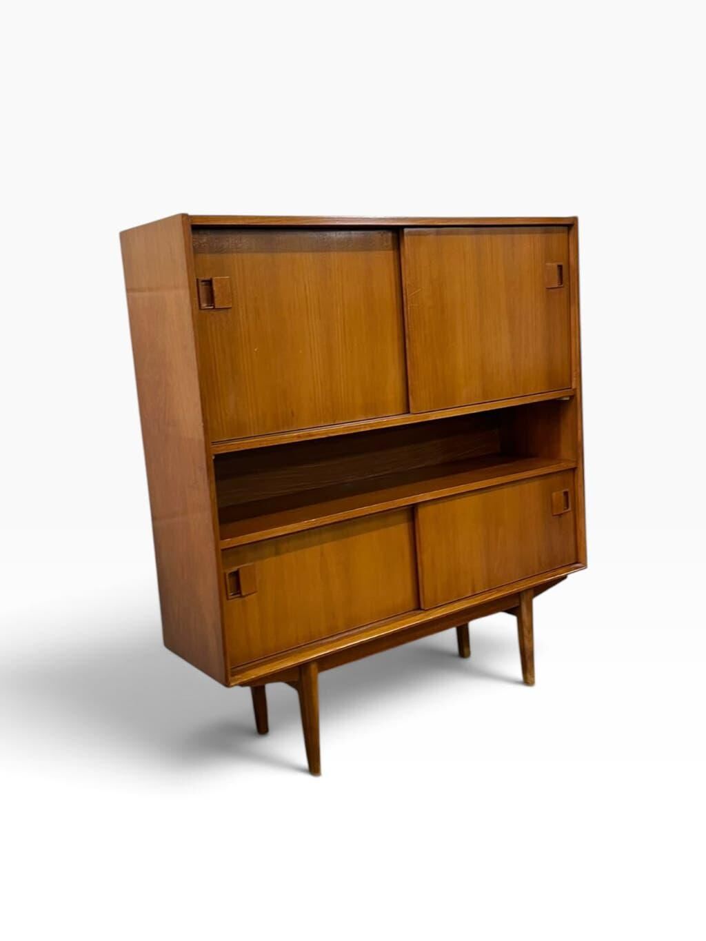 Vintage wooden bar/buffet furniture