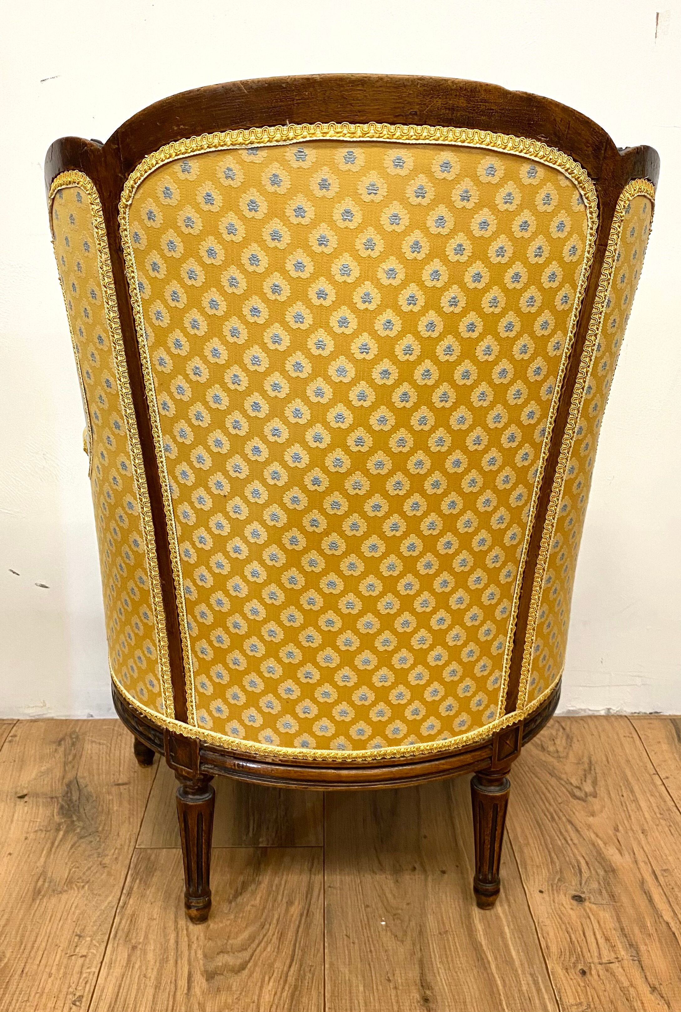 Fauteuil bergère Louis XVI à oreille