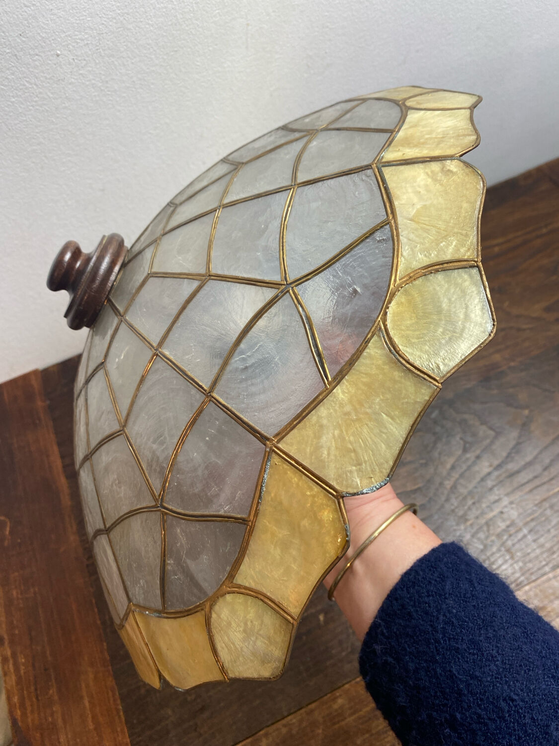 Ceiling light in mother-of-pearl and brass