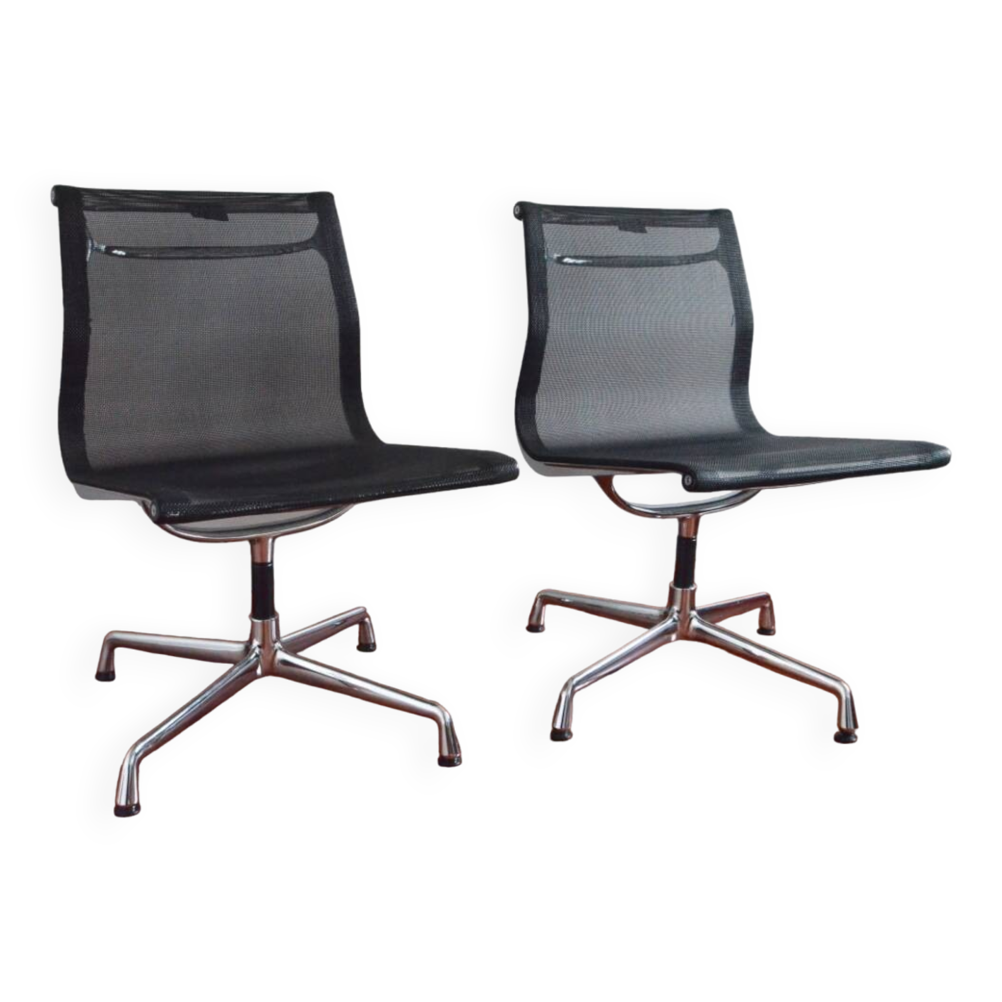 Charles & Ray Eames - Pair of EA106 chairs - VITRA