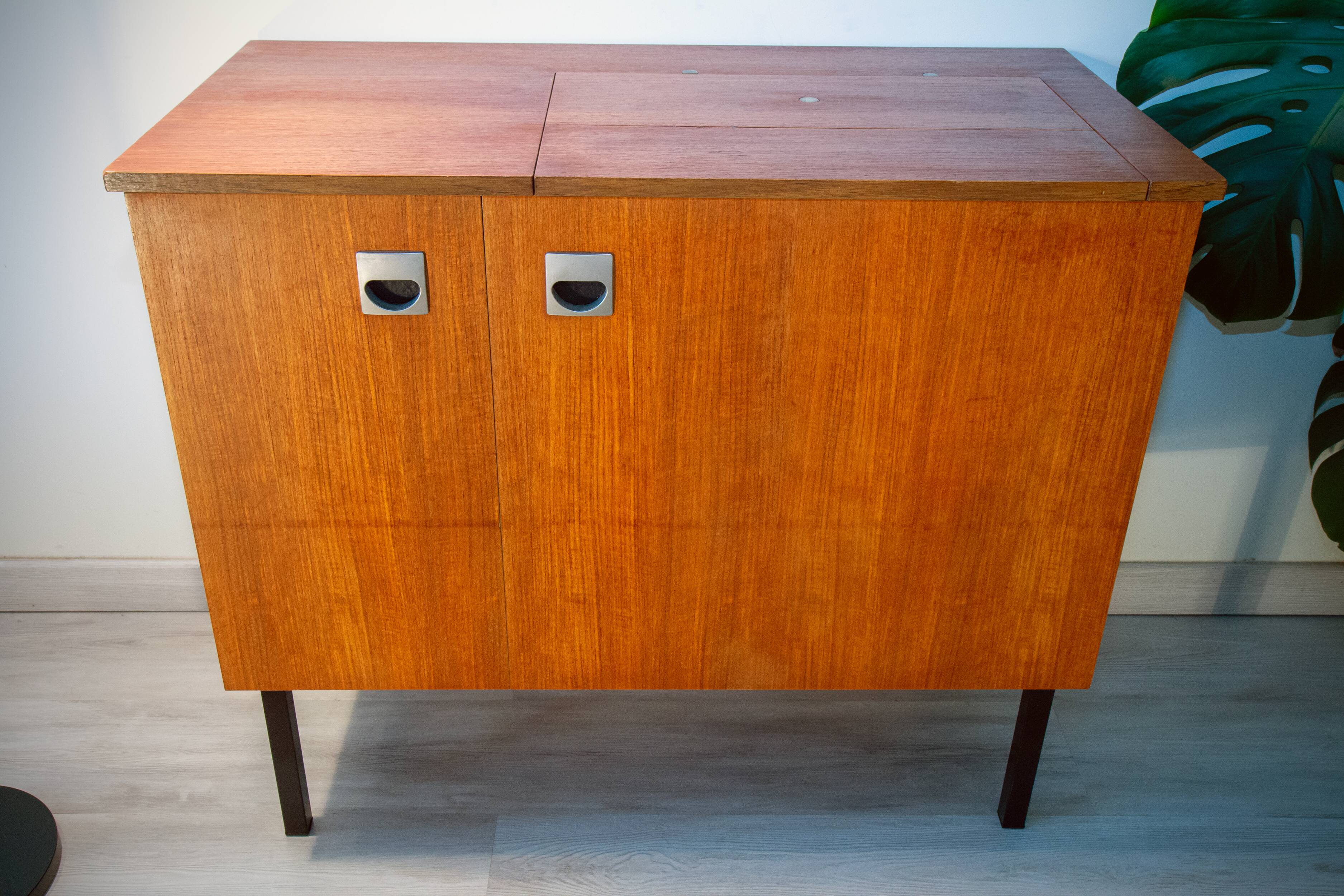 Modernist trunk desk from the 60s, teak
