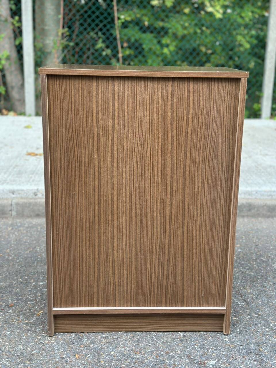 commode 4 tiroirs compacte — Effet bois foncé