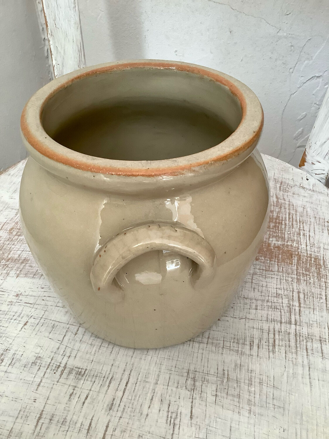 Grease pot or stoneware salt pan