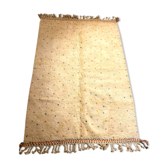 Tapis berbère à petits pois multicolores