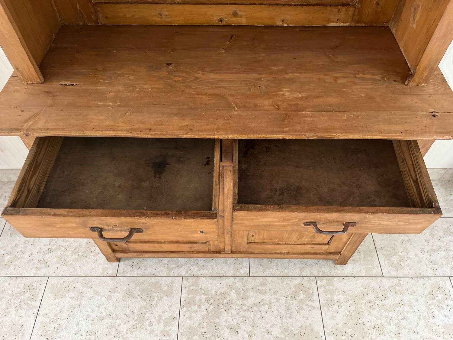 Antique dresser with glass doors and fleur-de-lys from the 50s
