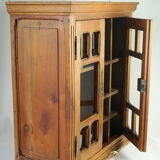 Vitrine de metier ancienne en bois de noyer XXème