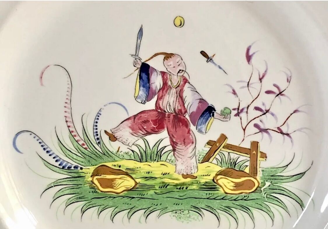 Hollow round dish décor with Chinese Saint Clément Lunéville