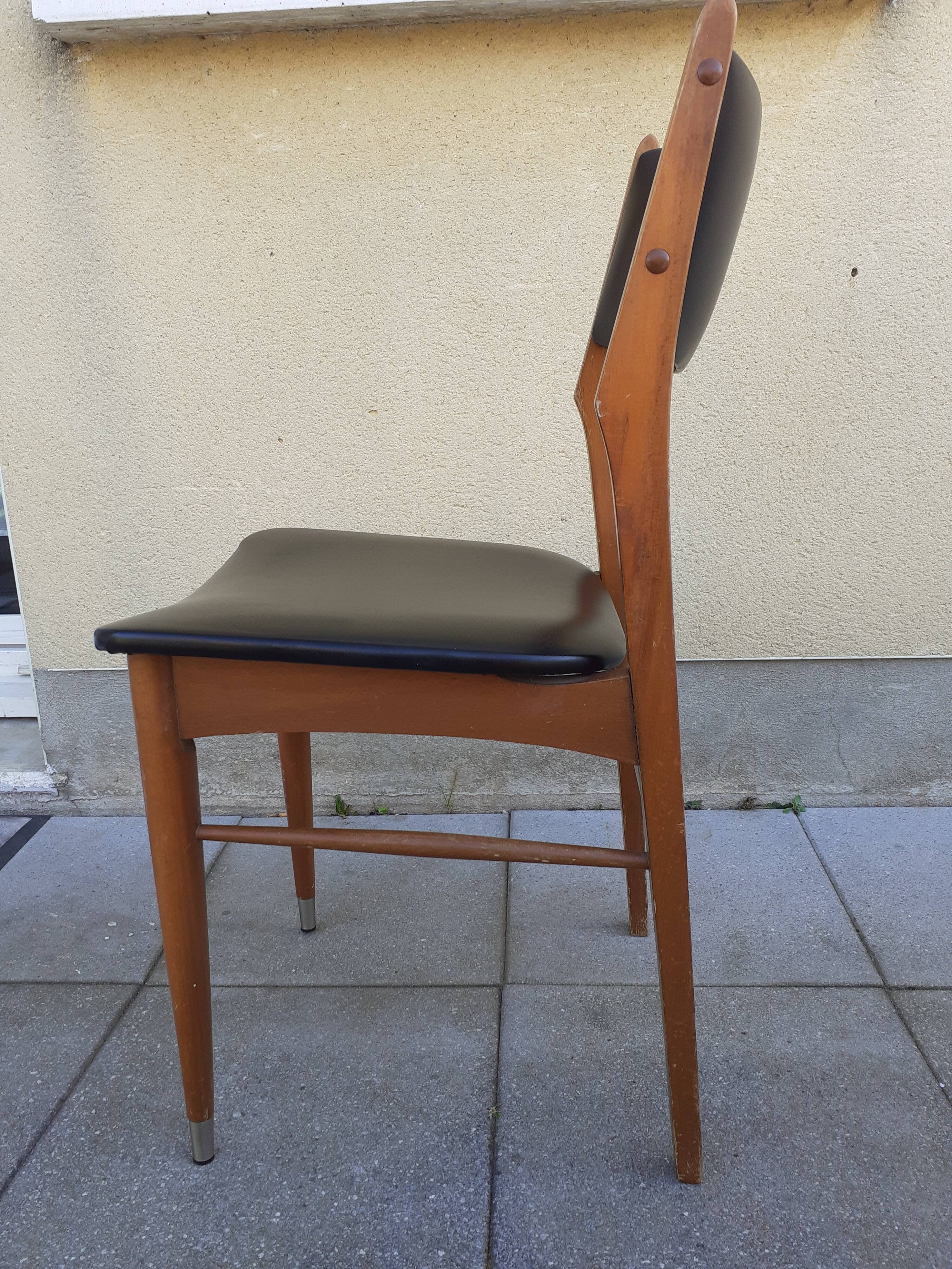 Lot of 6 Scandinavian chairs