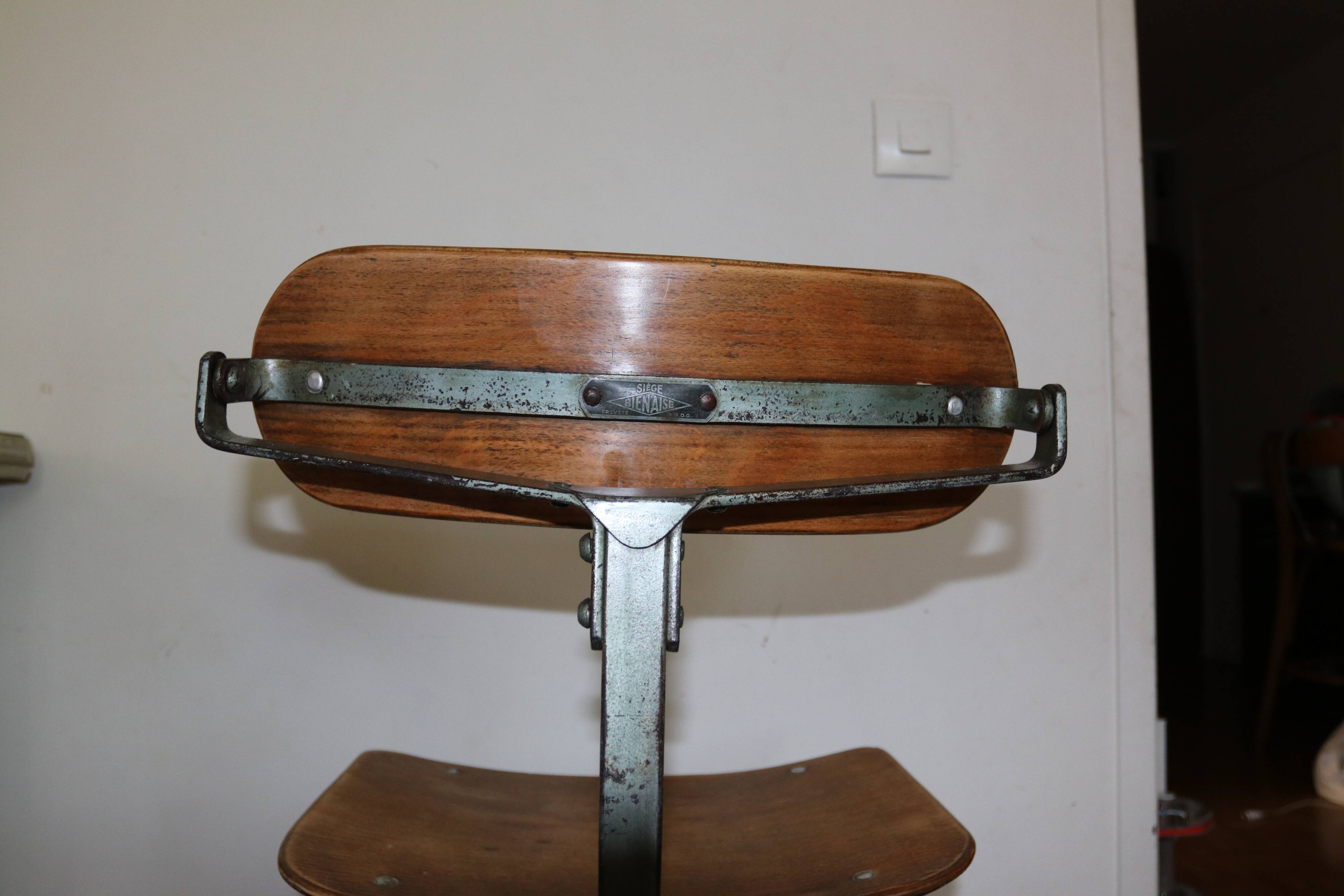 Bienaise workshop chair