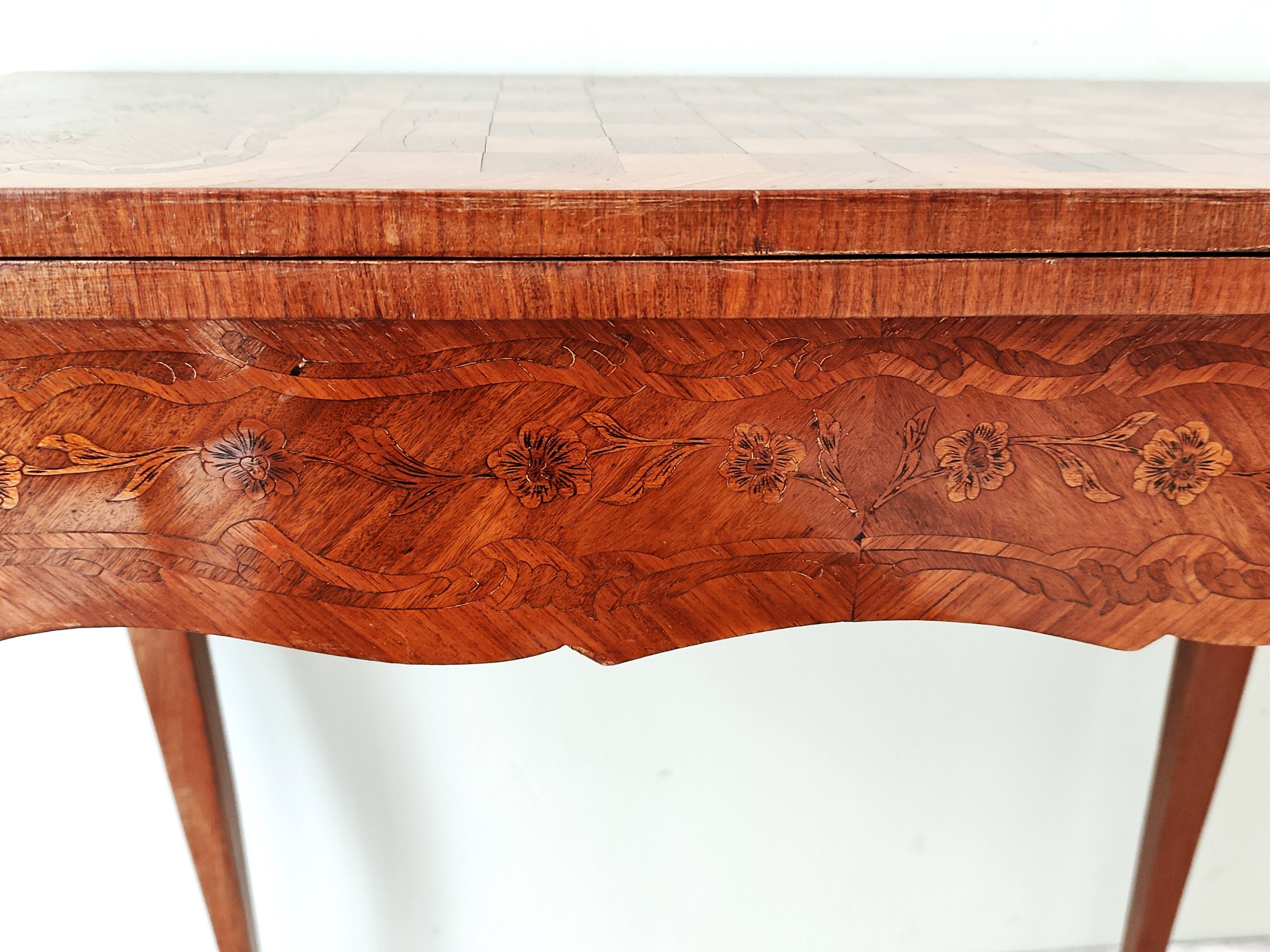 Table de jeux Louis XV en chêne marquetée
