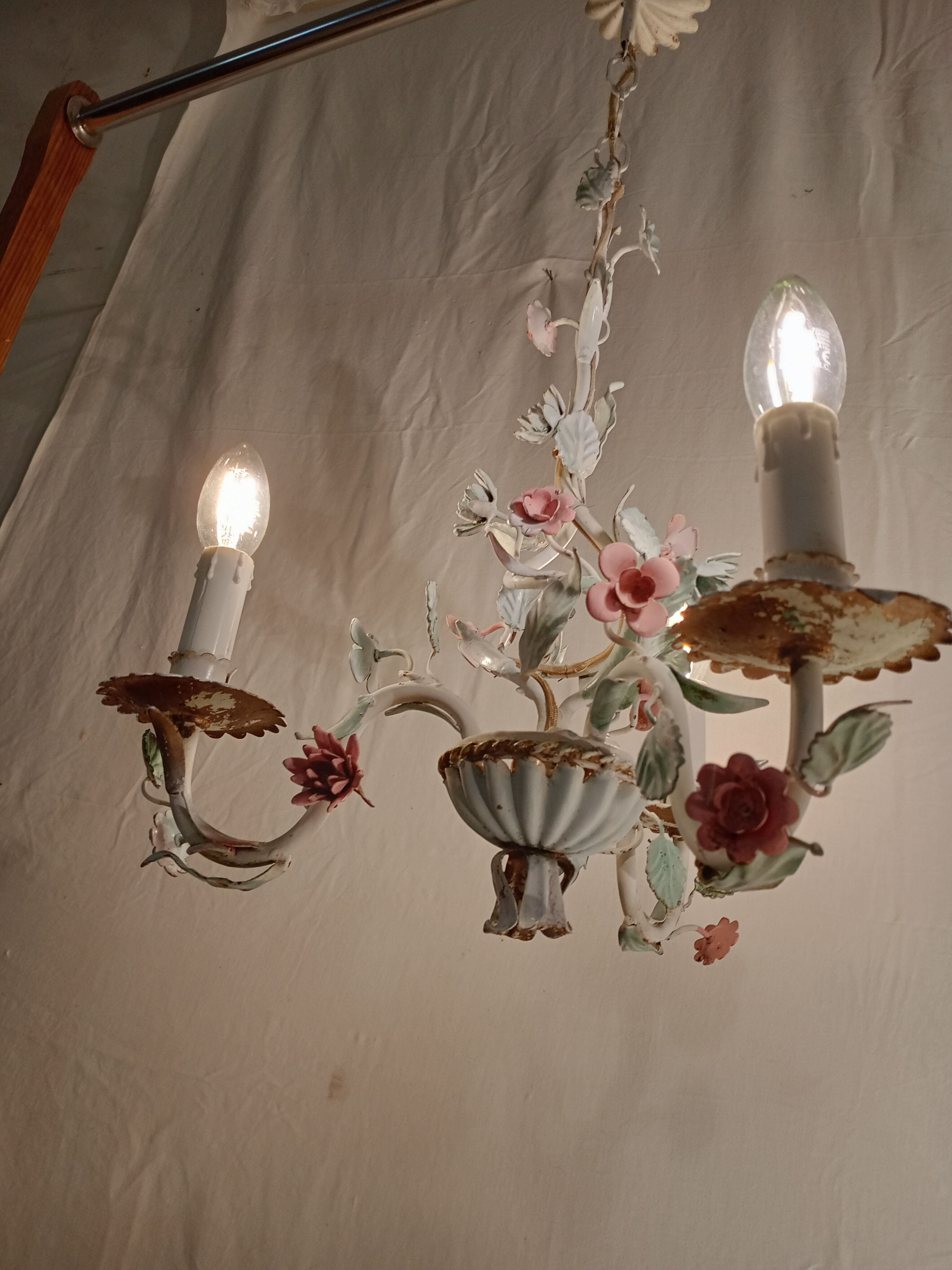 Metal chandelier "flowers"