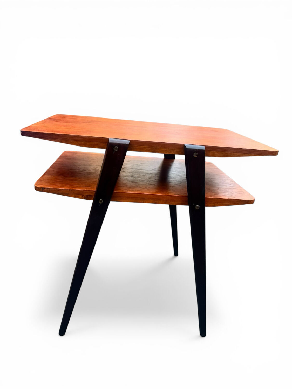 Table d’appoint / chevet scandinave à double plateau Suède 1960