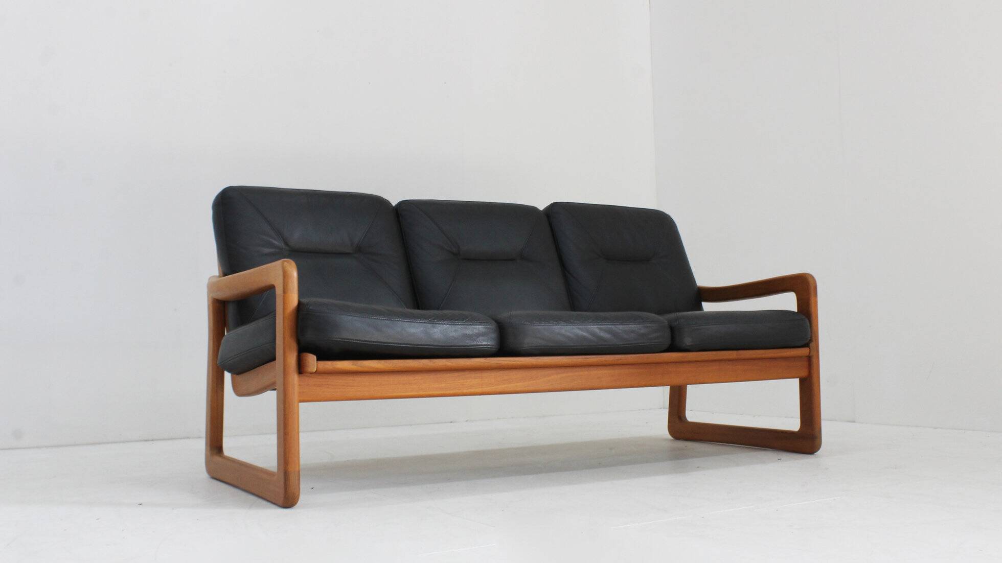 Vintage mid-century sofa solid teak Holstebro MöbelFabrik 1960s
