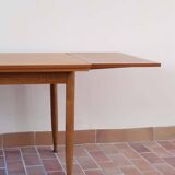 Scandinavian extendable table
