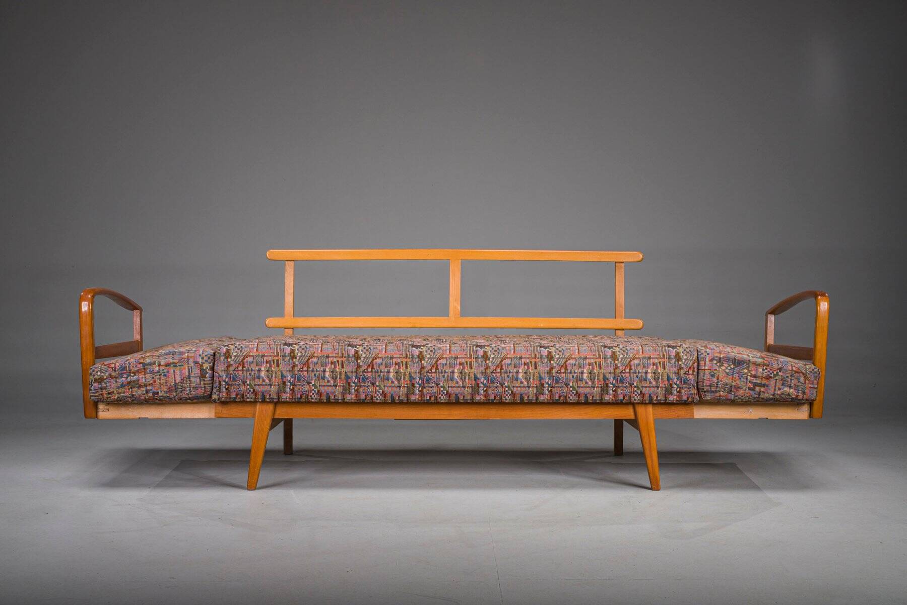 Méridienne vintage en bois de cerisier et laine de Knoll Antimott, années 1950-1960