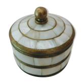 Boîte ronde en cuivre et nacre