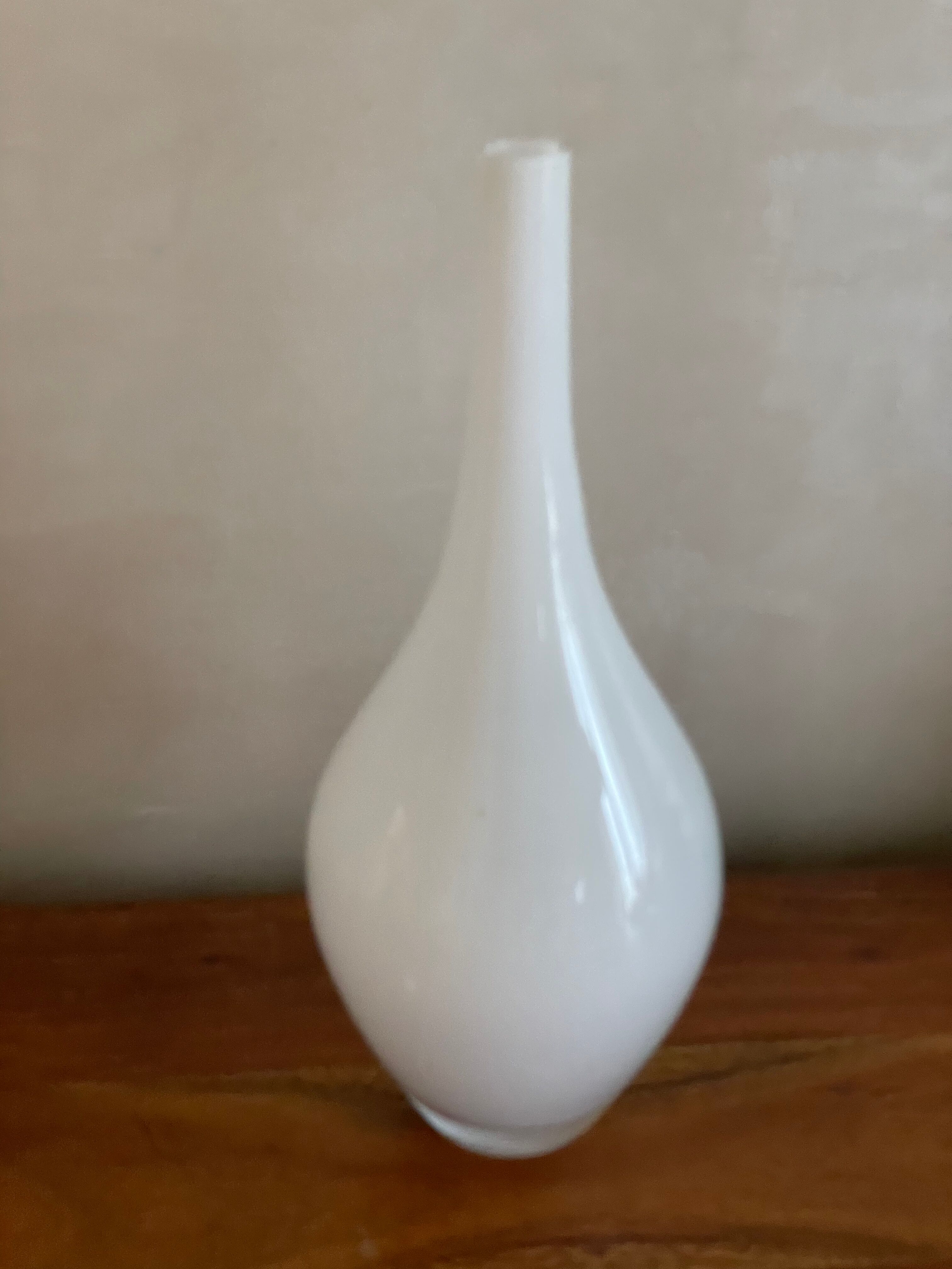 White opaline soliflore vase