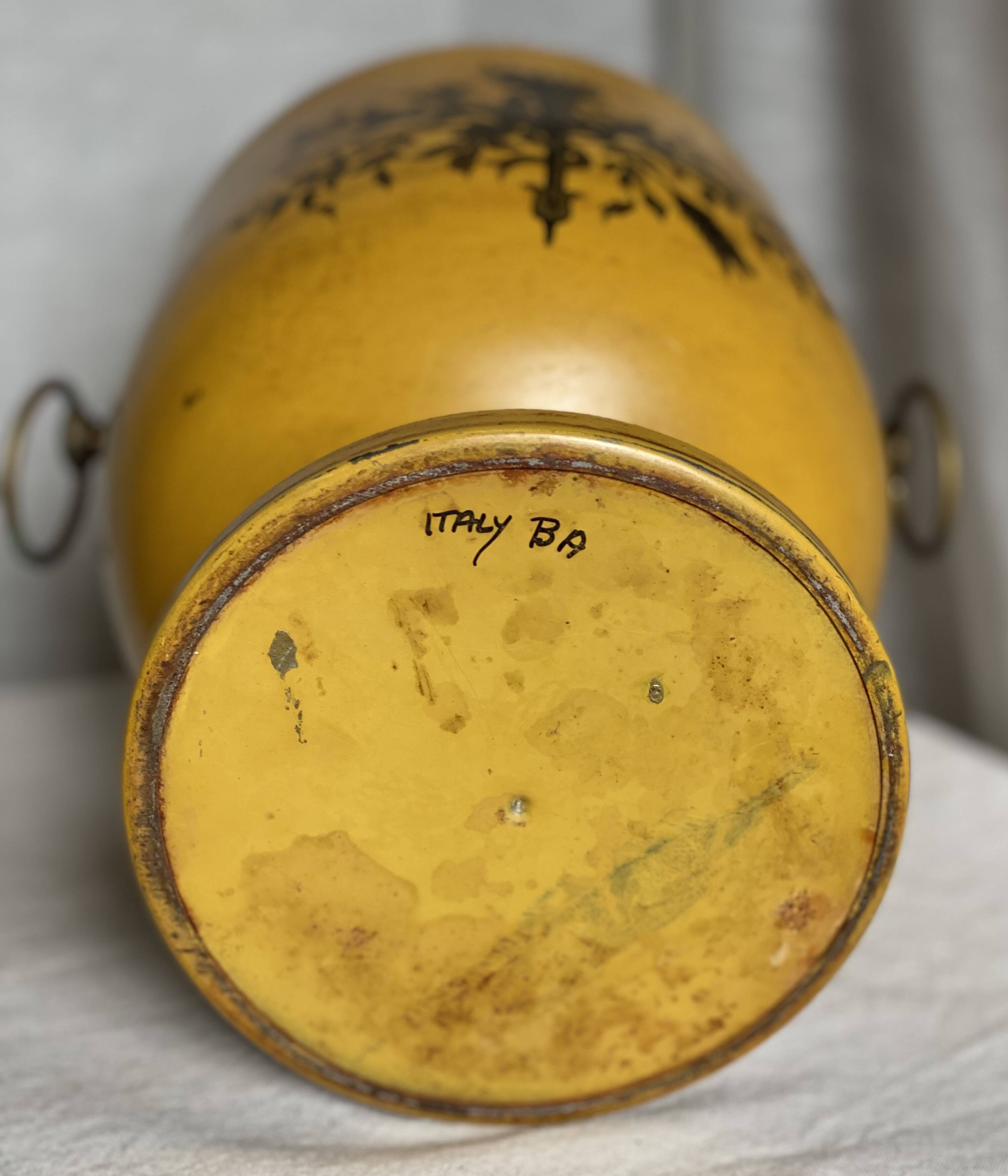 Vintage 1960s painted metal ice bucket from Italy in yellow and gold.