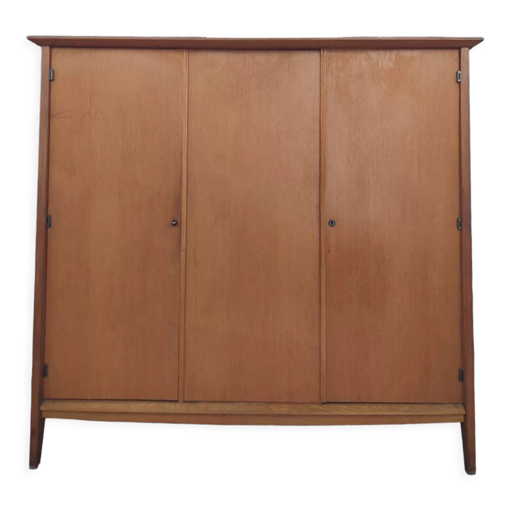 Armoire vintage en chêne pied compas Selency