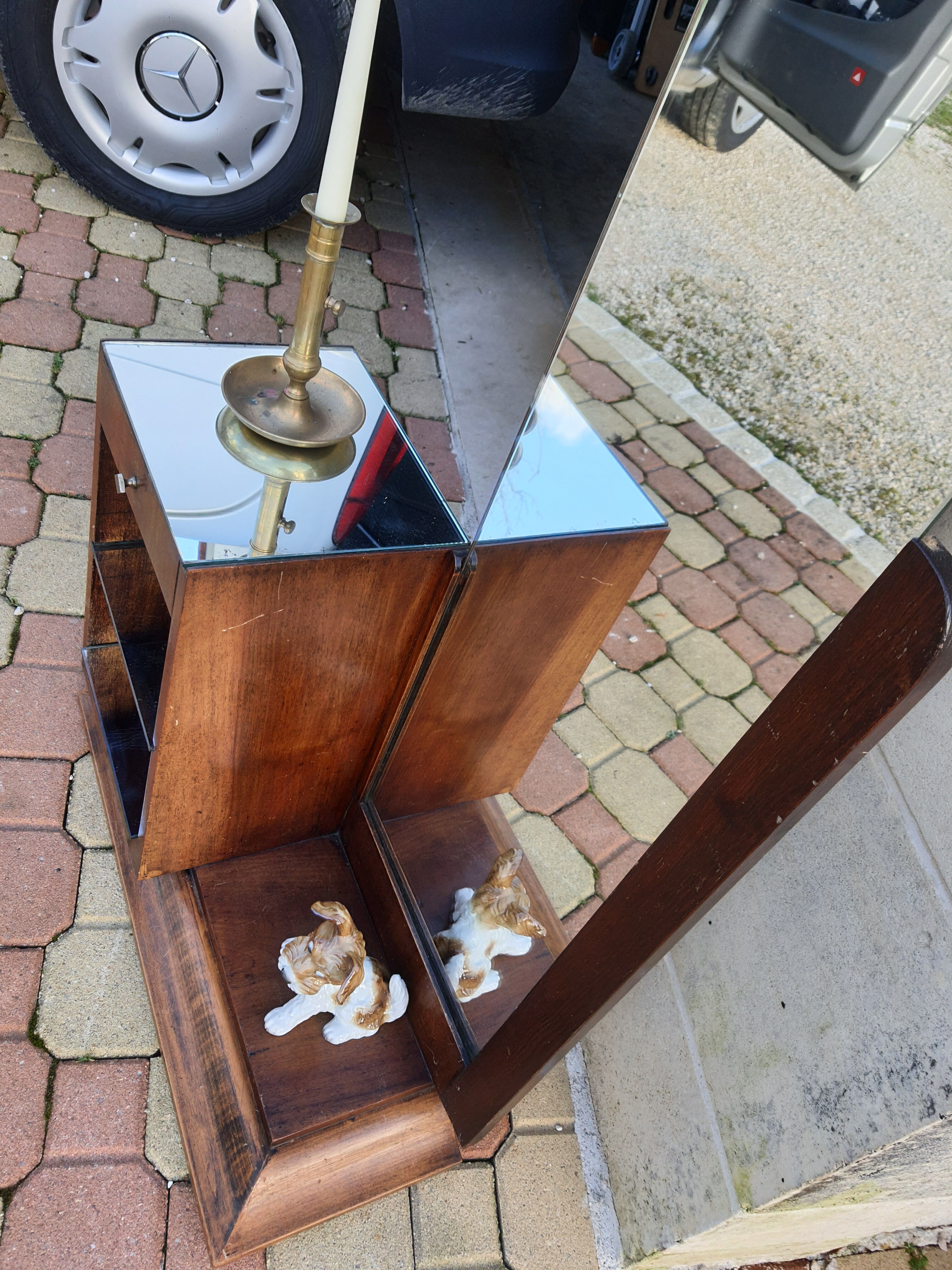 Vintage psyche hairdresser