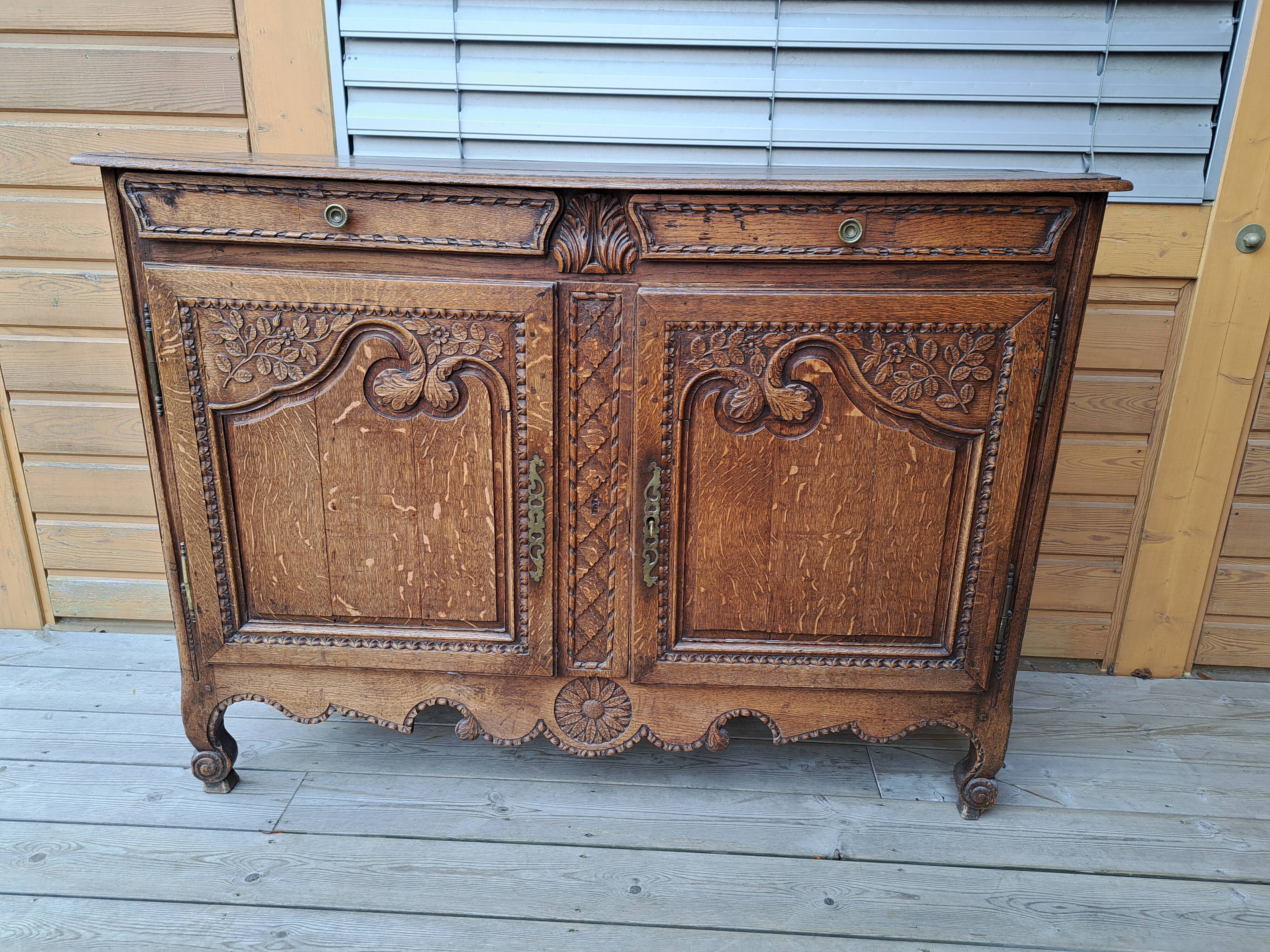 Buffet 2 body old dresser