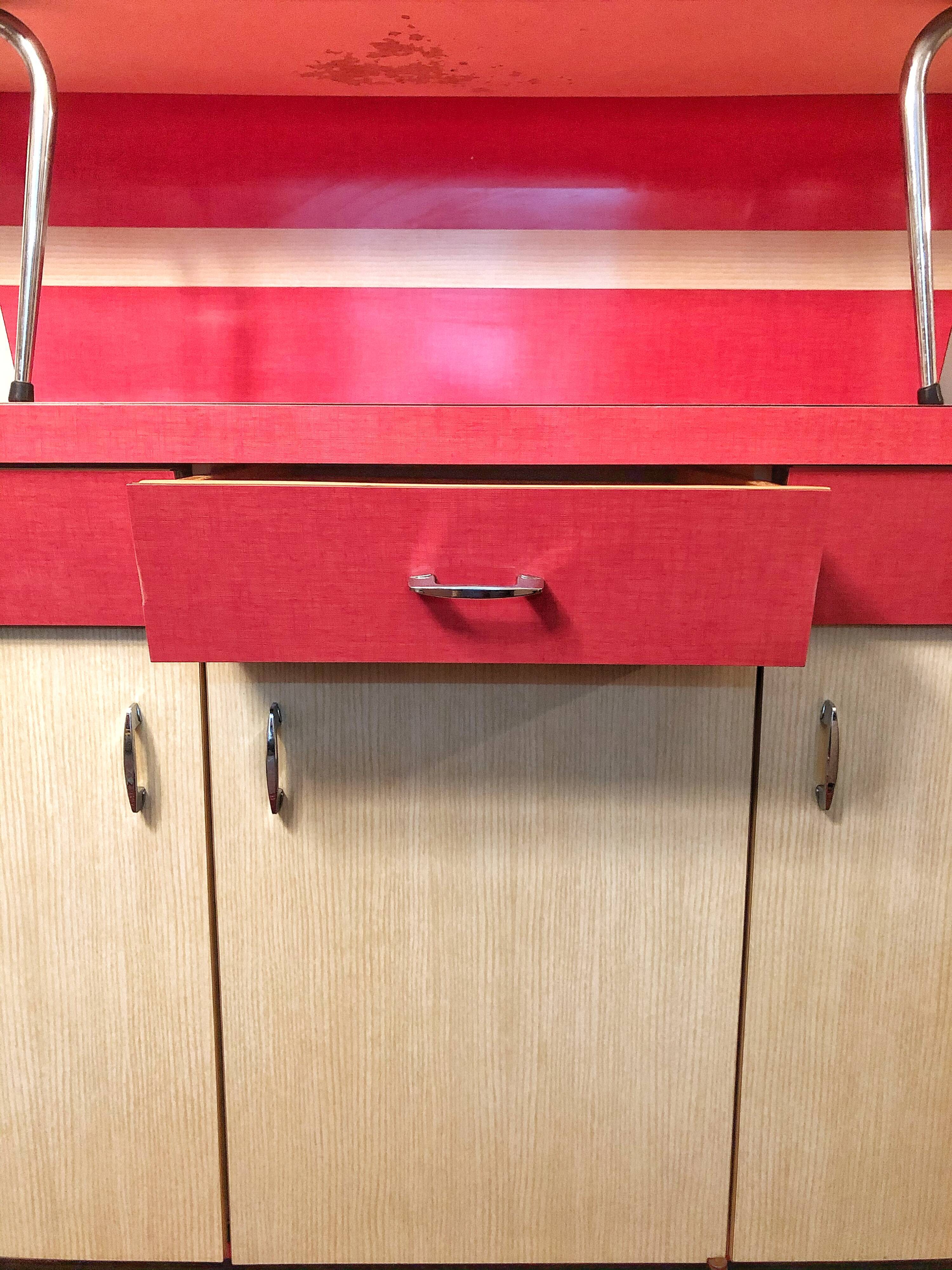 Kitchen furniture in formica