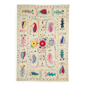 tapis kilim suzani blanc