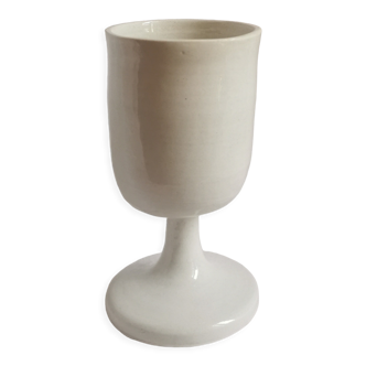 White-footed cup