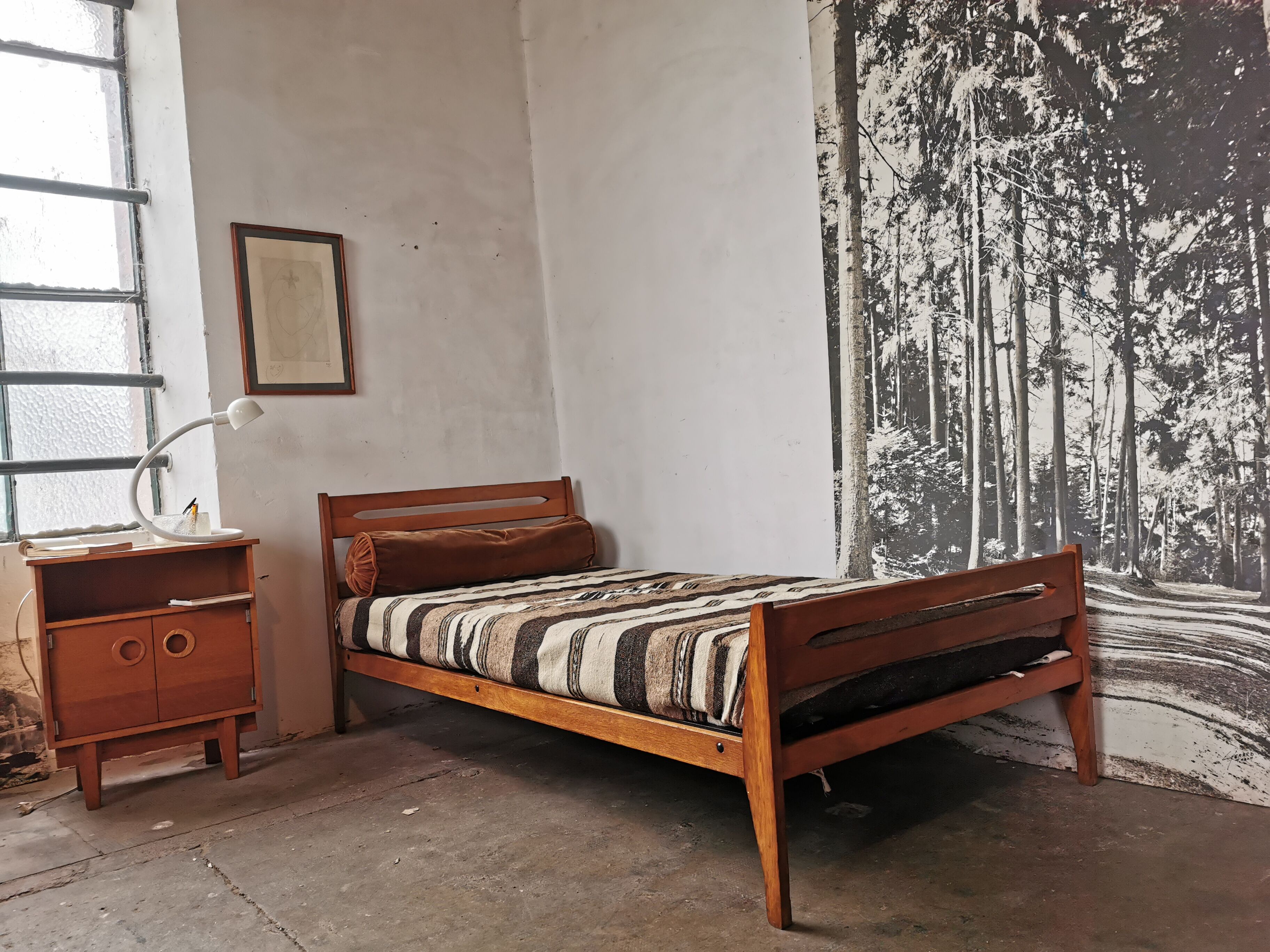 Bed of the 50s reconstruction style in oak