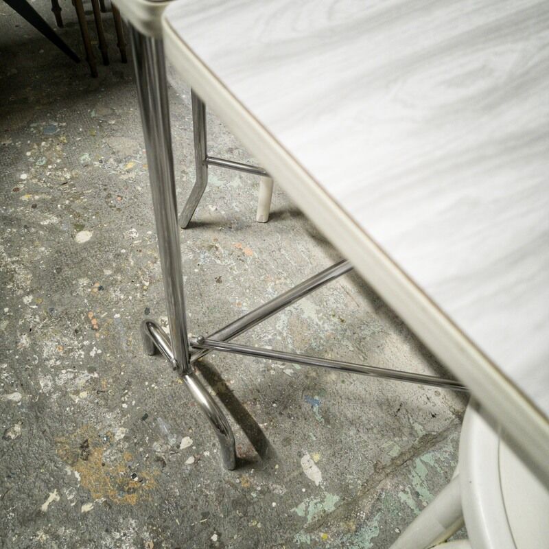 Folding table in Formica