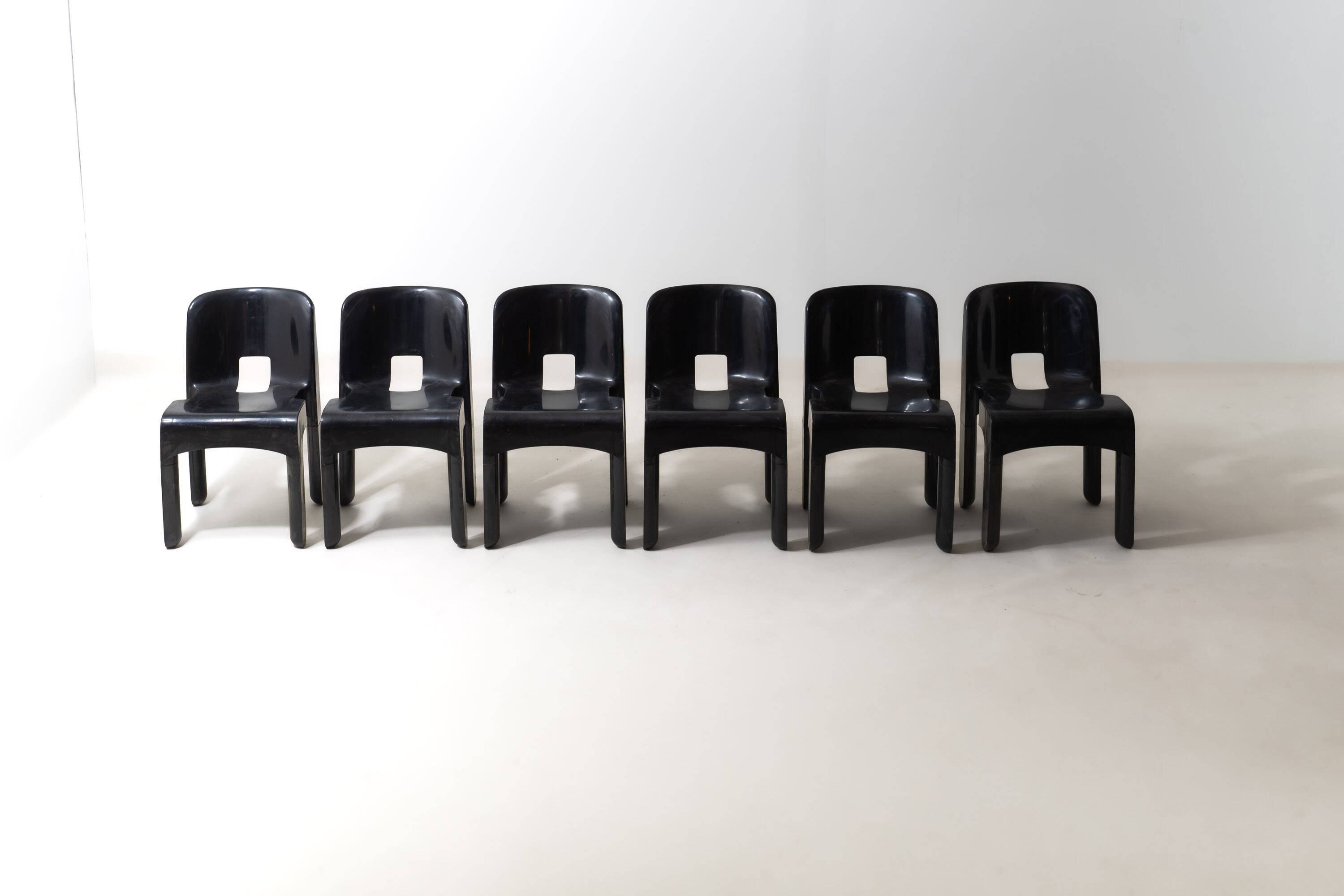 Ensemble de 6 chaises 'Universale' par Joe Colombo