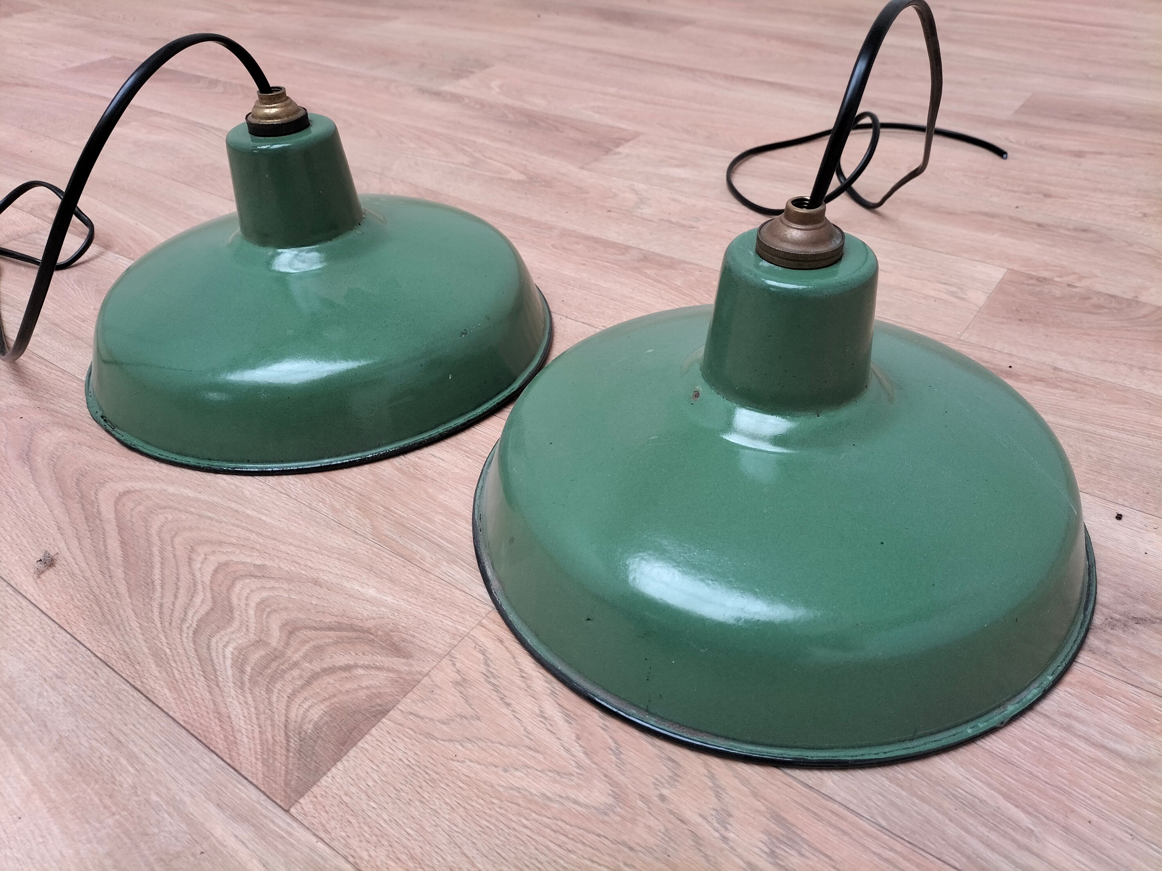 Series of 2 industrial suspensions