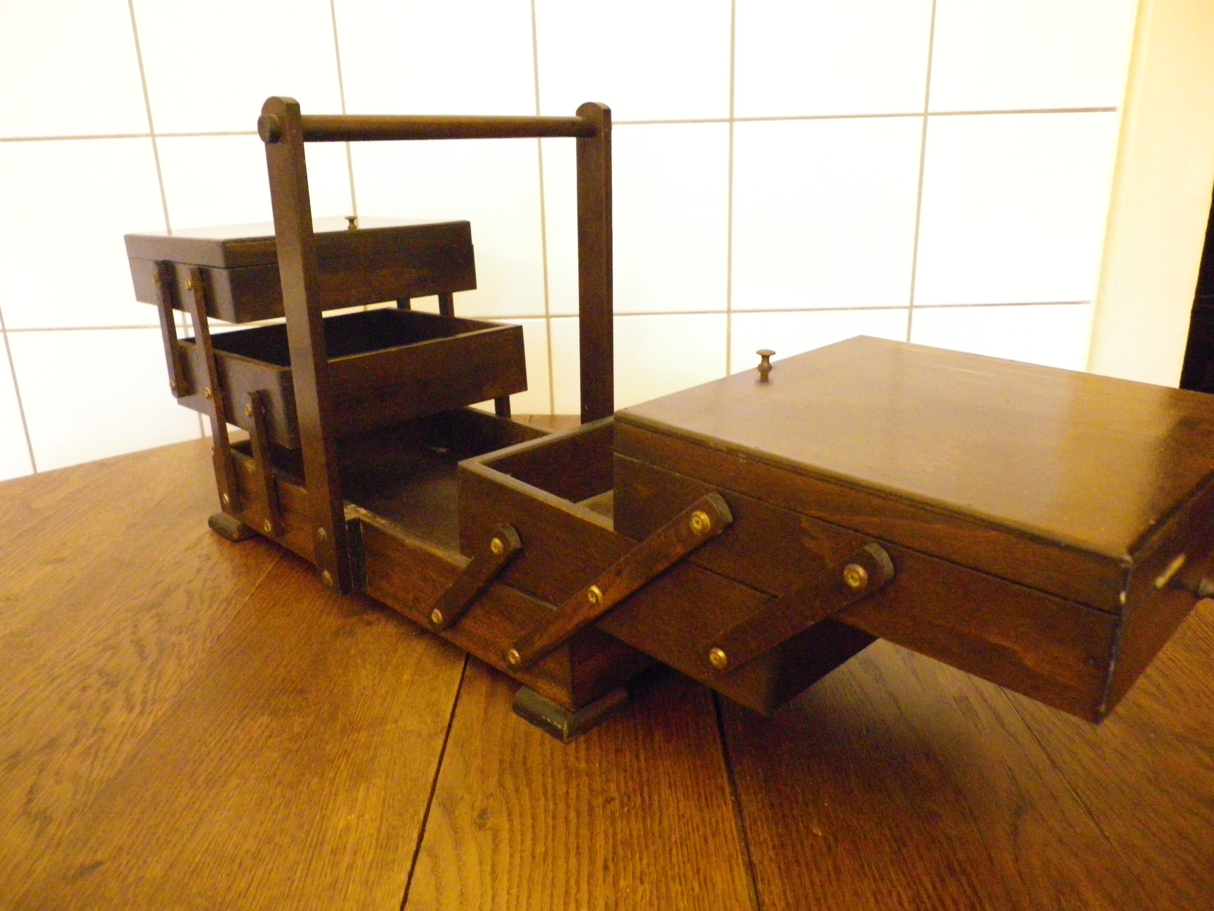 Wooden sewing box to lay from the 1960s/70s