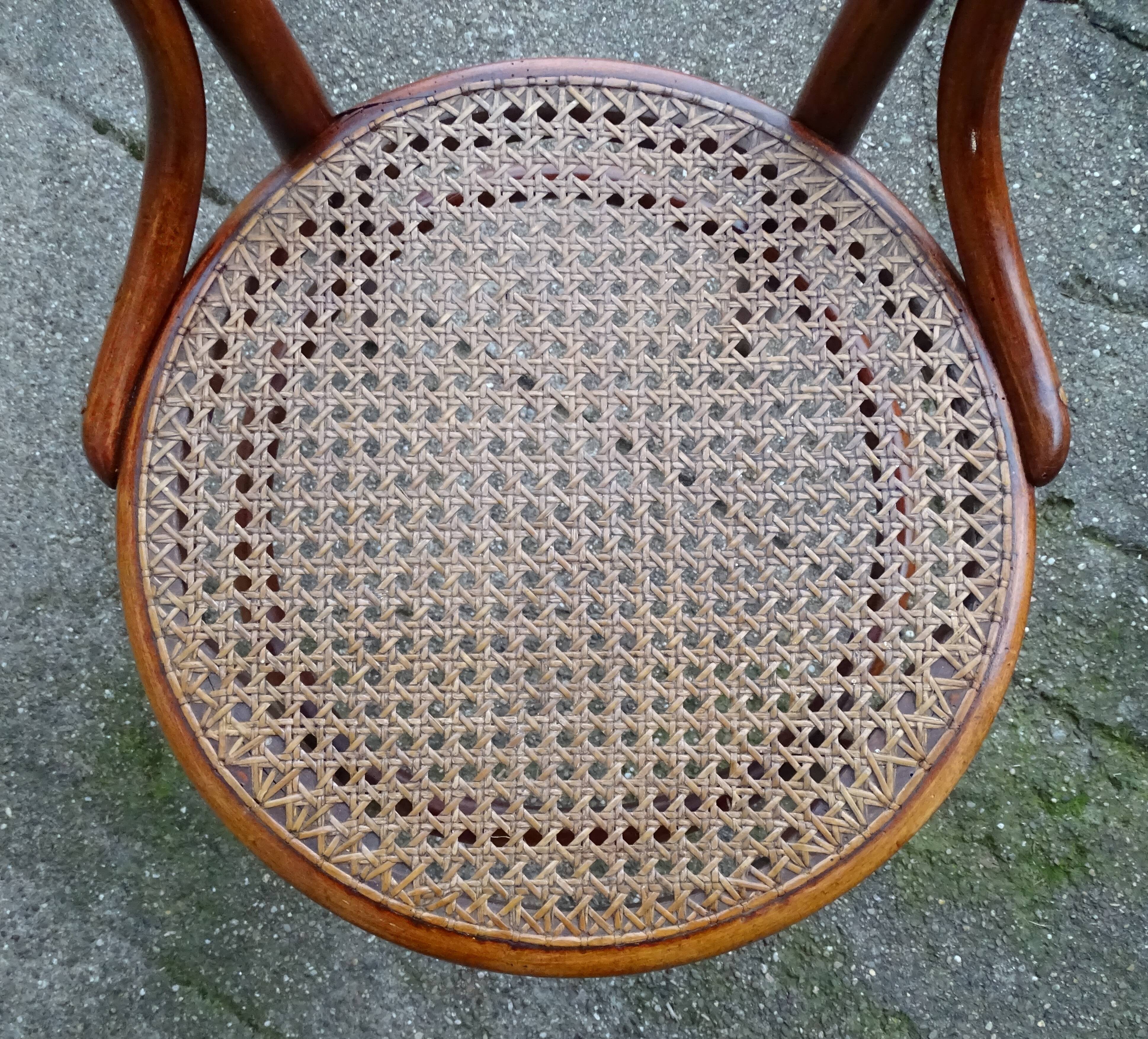 Set of 2 Thonet chairs N°31, 1885, antique cannages