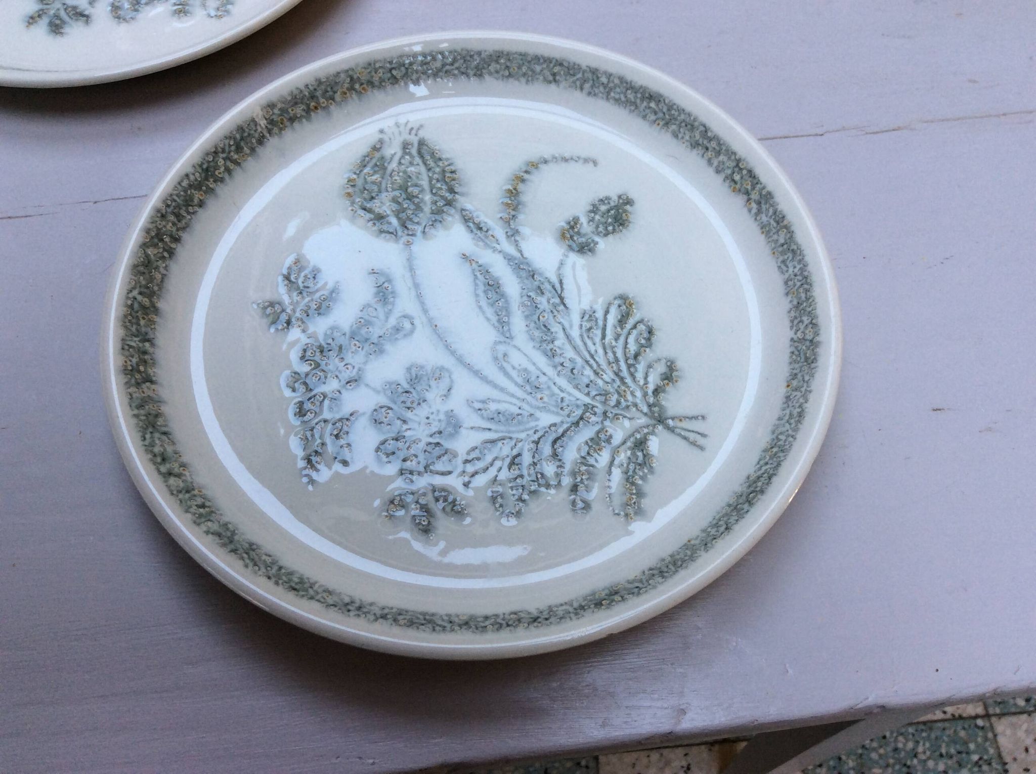 3 dinner plates