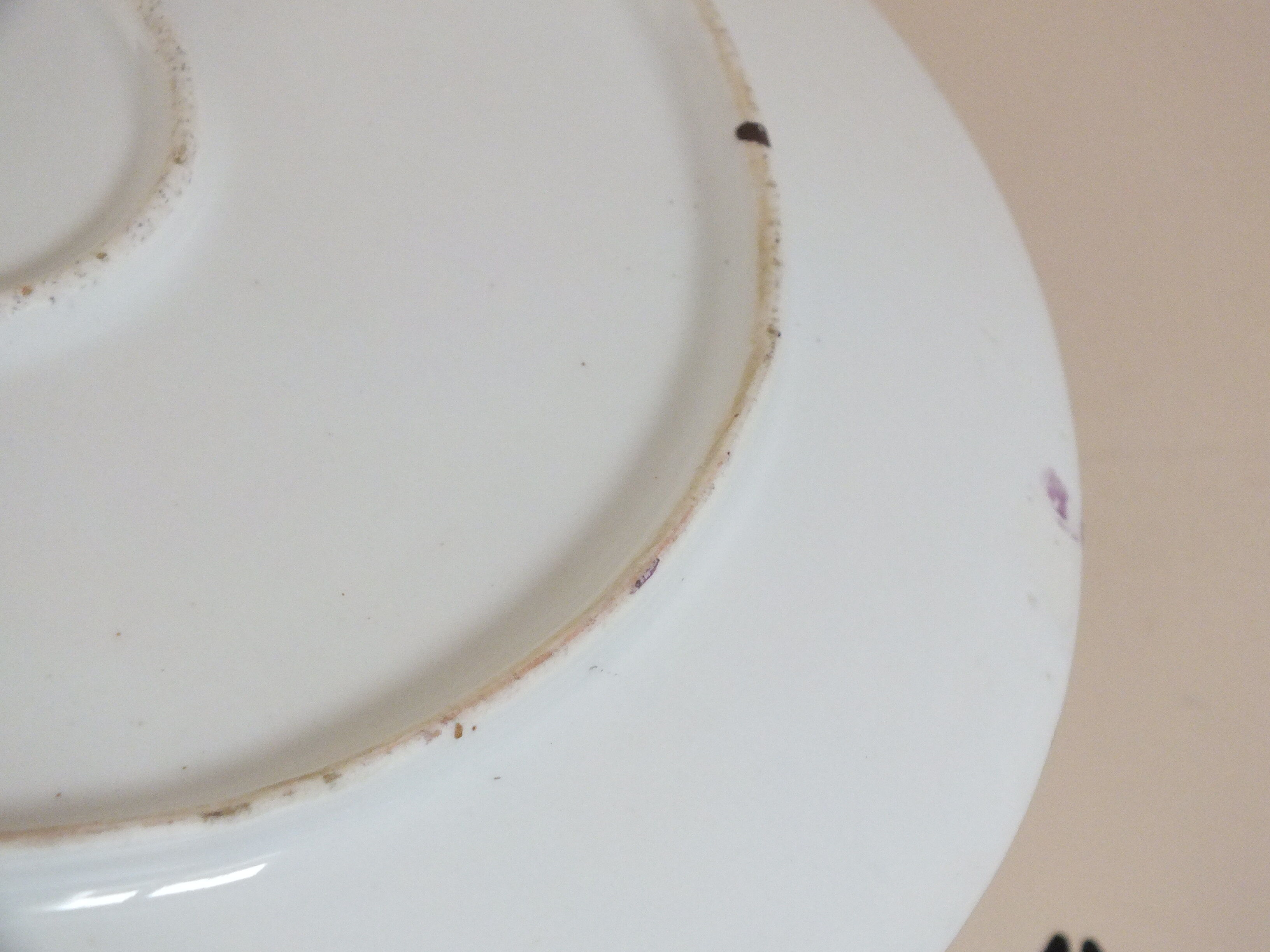 Antique porcelain dish signed - Flèches croisées, Paris