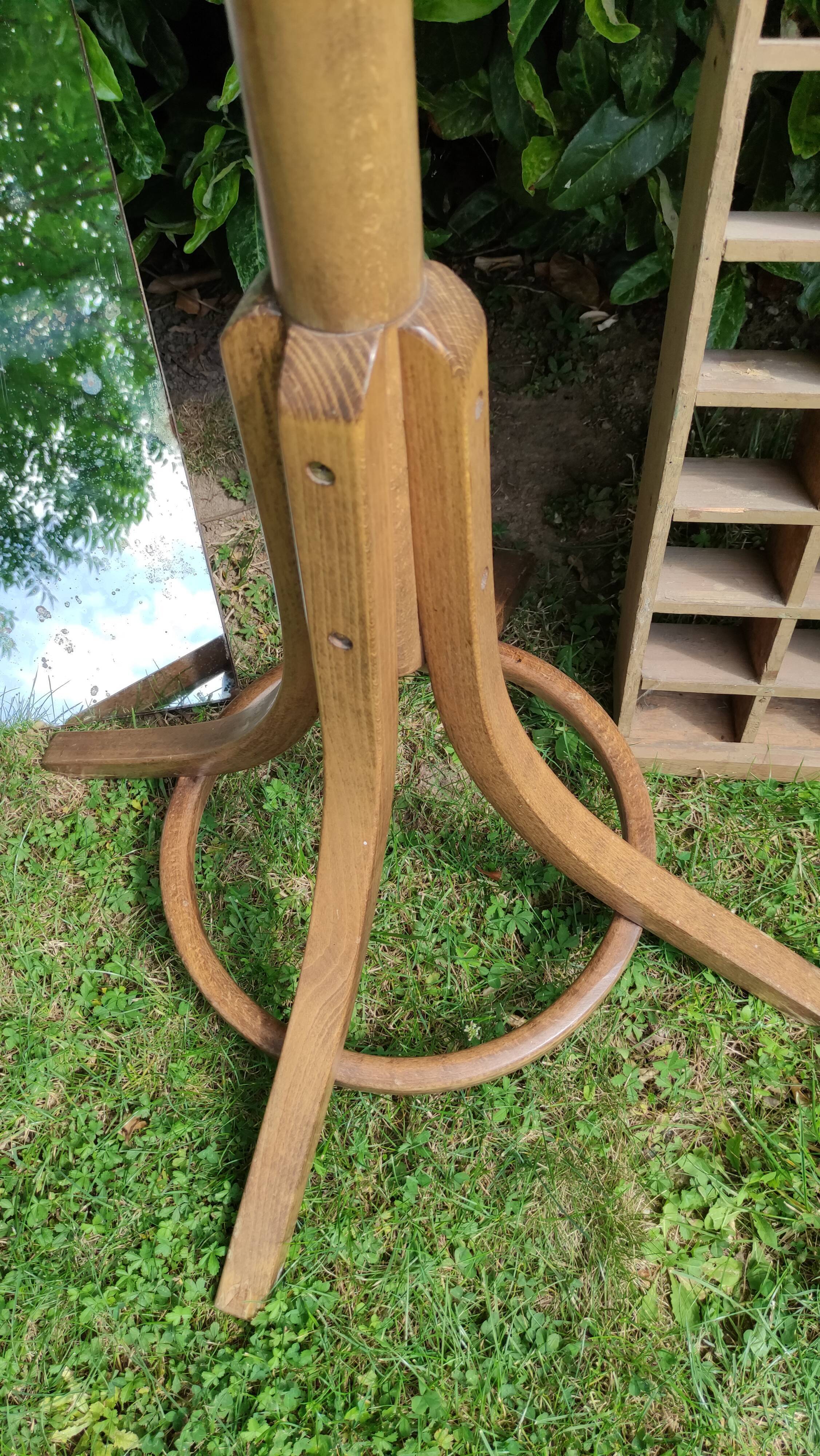 Baumann wooden parrot coat rack