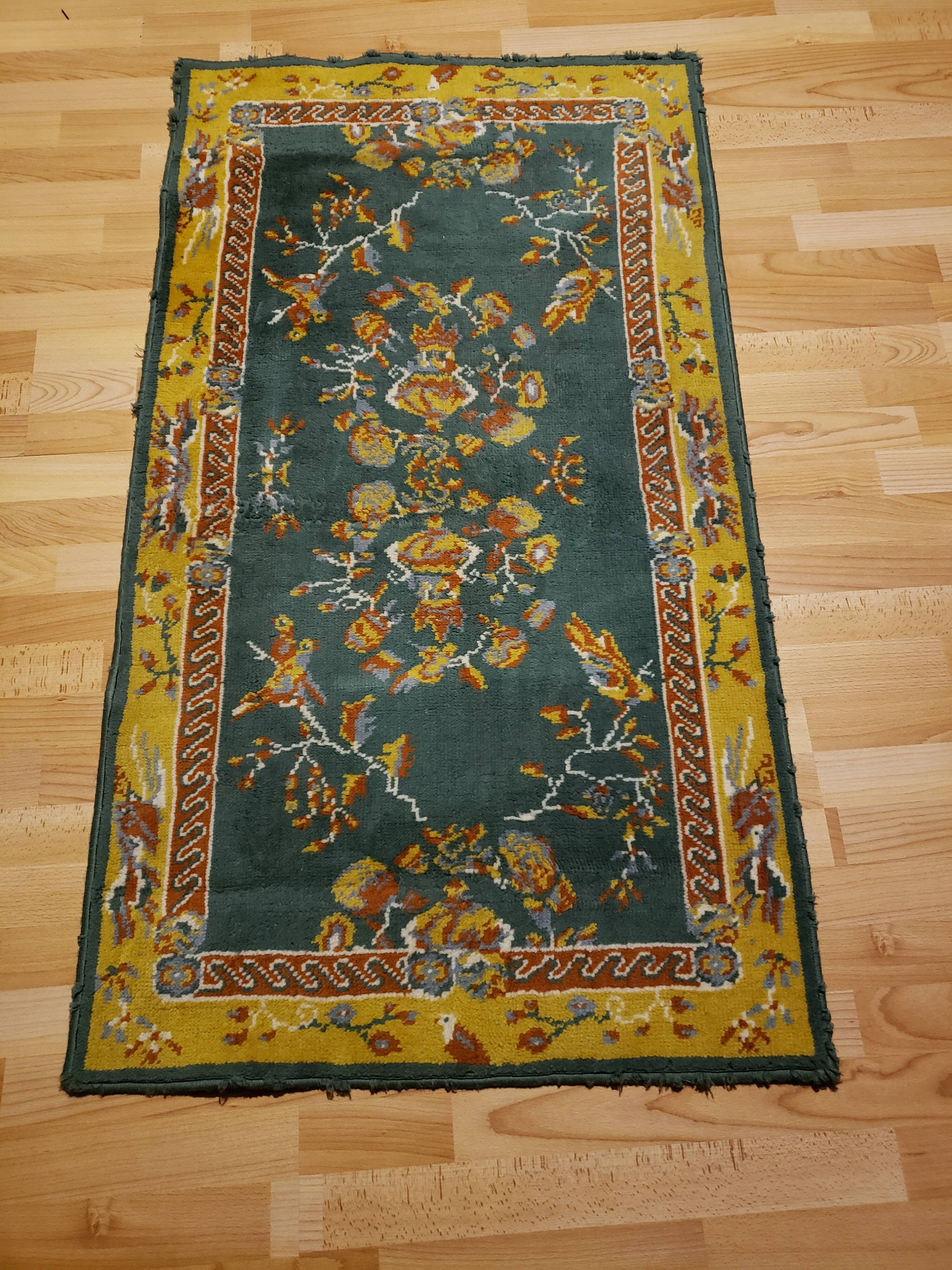 Tapis rectangulaire en laine à motifs