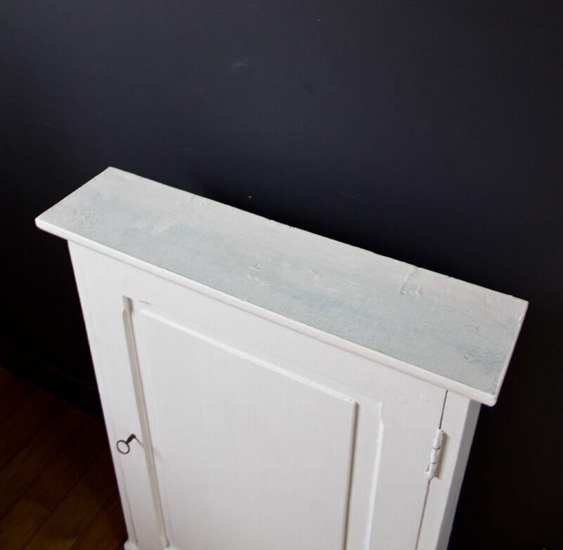 Grande armoire de toilettes